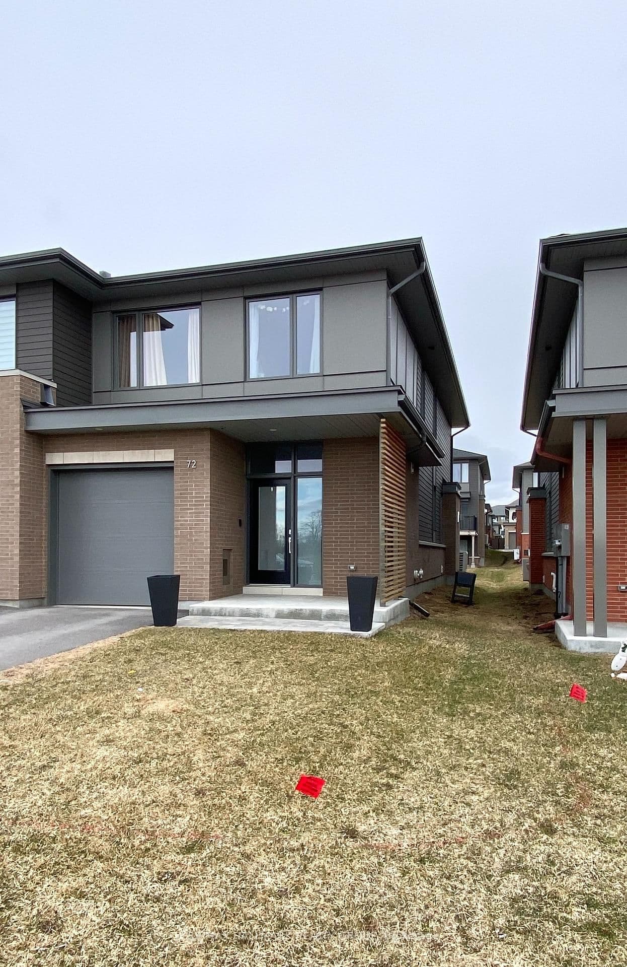 72 MICHAEL STOQUA Street, Ottawa, ON — photo 2
