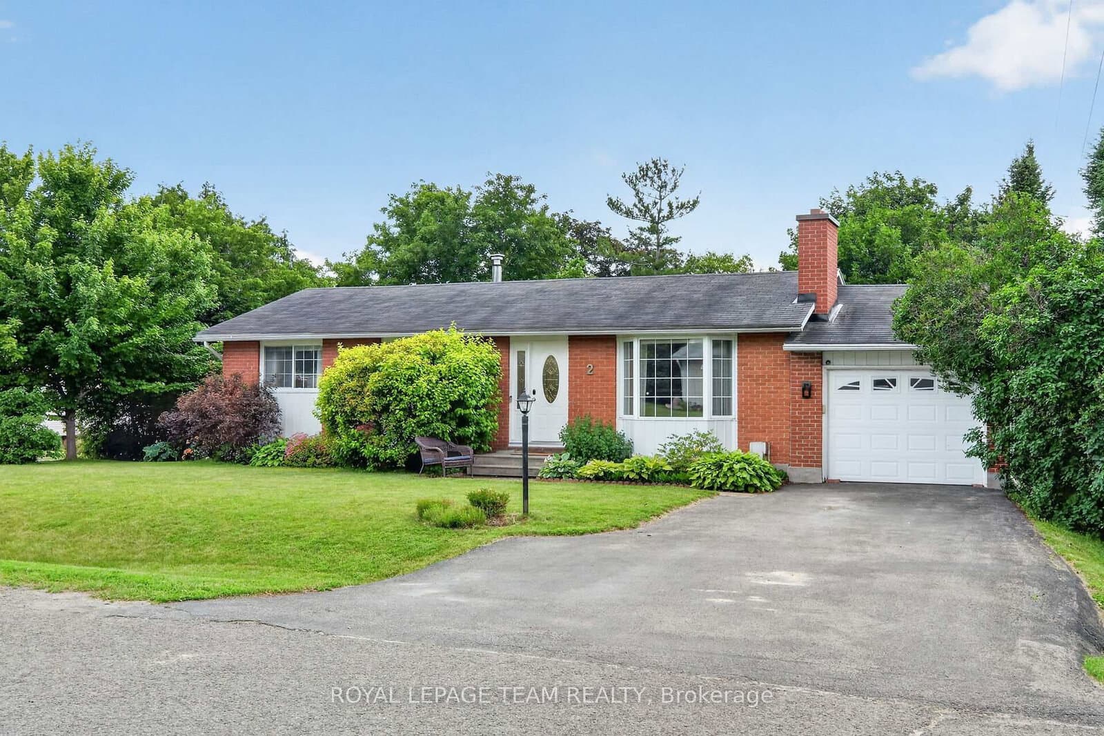 2 Whisperwood Street, Munster, ON
