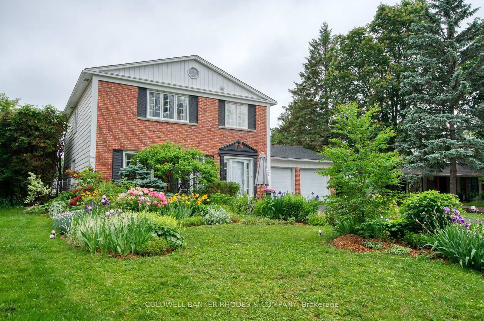1666 Amberdale Crescent, Ottawa, ON