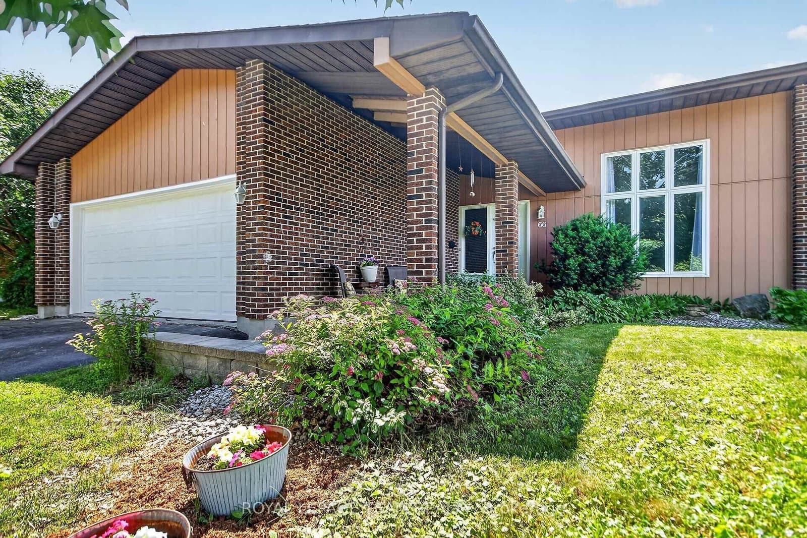 66 Beaufort Drive, Kanata, ON