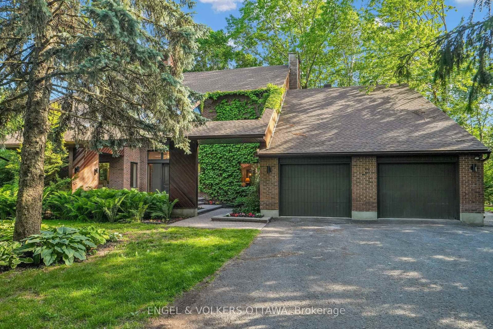 7 Mid Pines Grove, Ottawa, ON