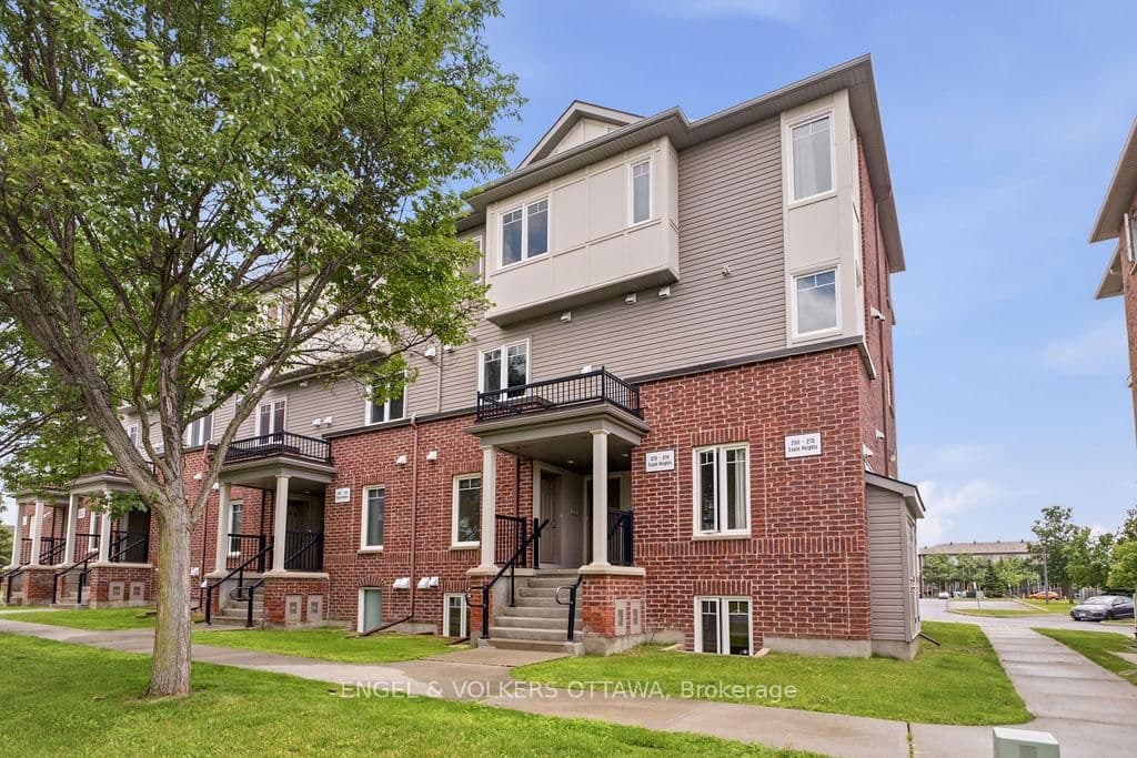 270 Espin Heights, Ottawa, ON — photo 2