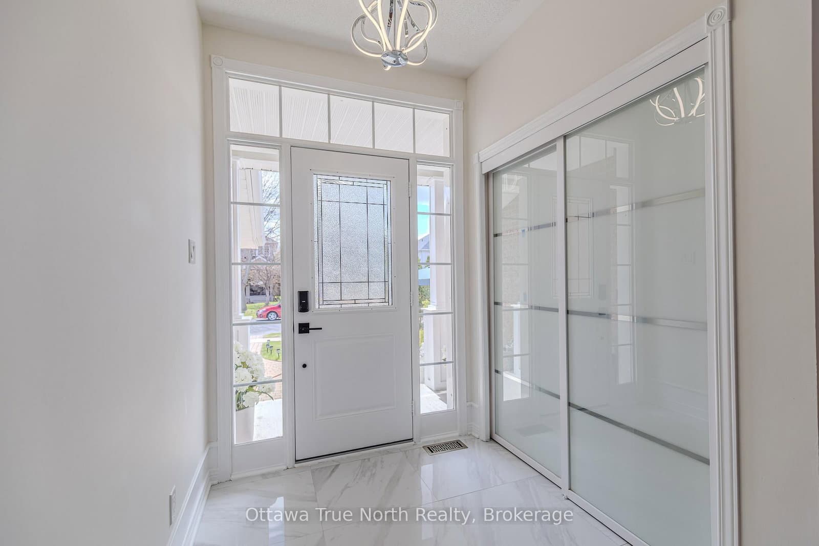 19 Black Tern Crescent, Ottawa, ON — photo 2
