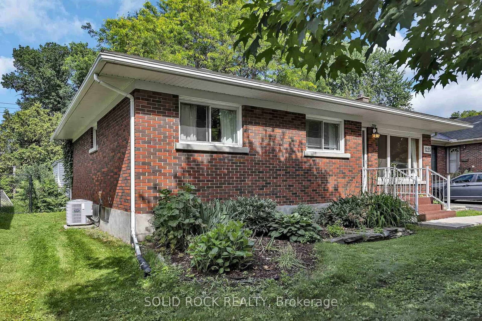 1235 Major Street, Ottawa, ON — photo 2