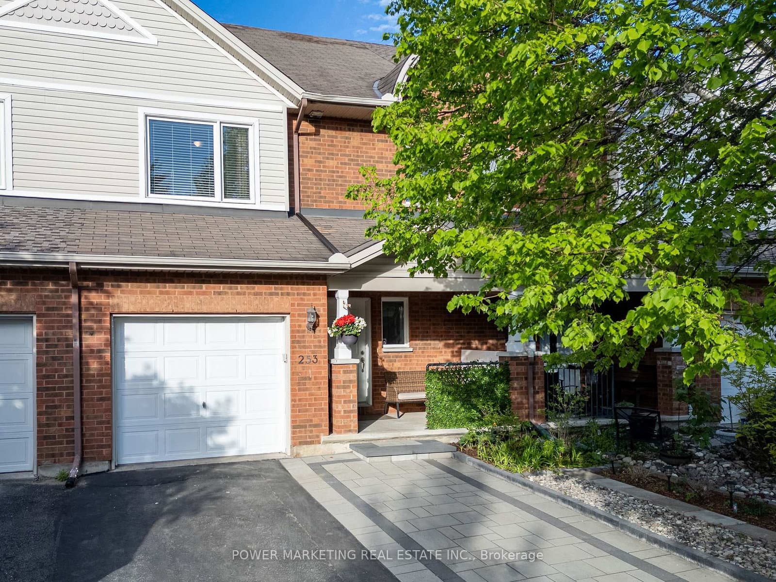 253 Parkin Circle, Ottawa, ON