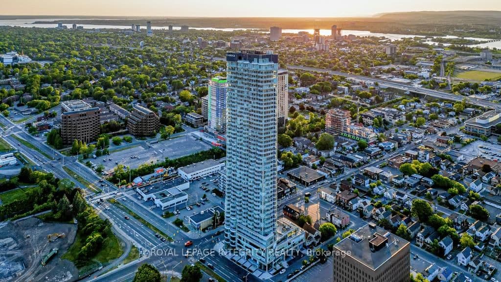 1105 - 805 CARLING Avenue, Ottawa, ON — photo 2