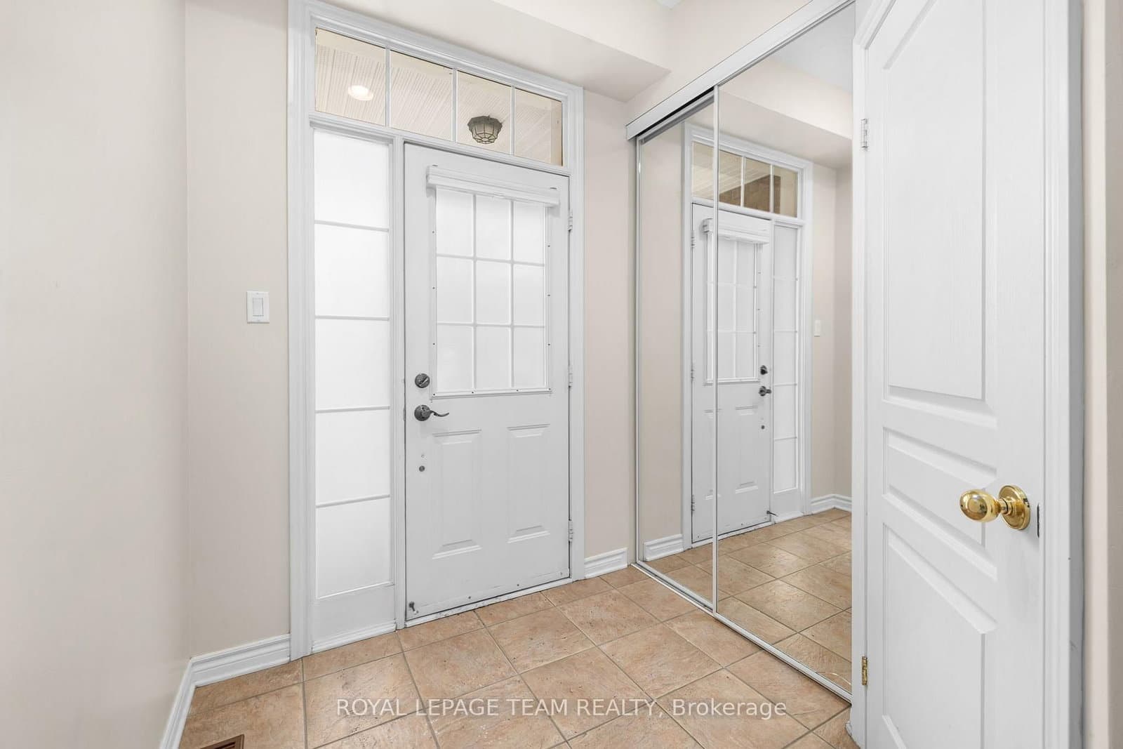 189 Gray Crescent, Kanata, ON — photo 2