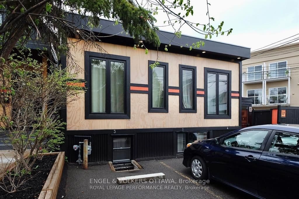 10 Sherbrooke Avenue, Ottawa, ON