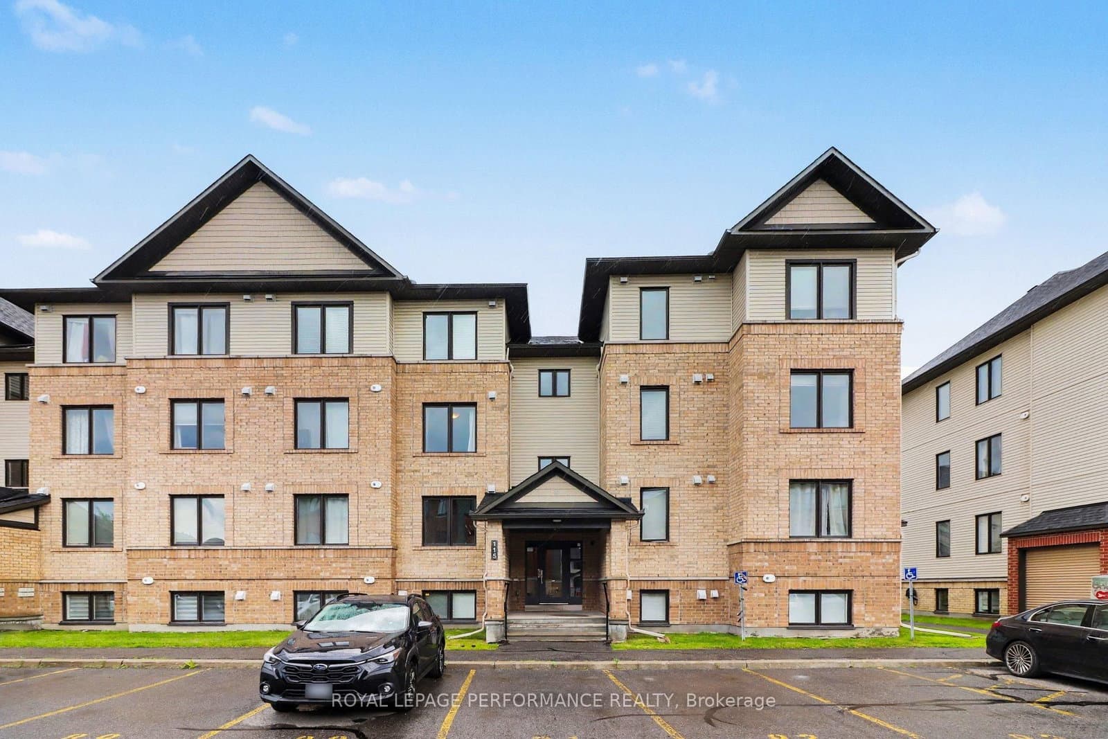 3 - 115 Bluestone Private, Ottawa, ON