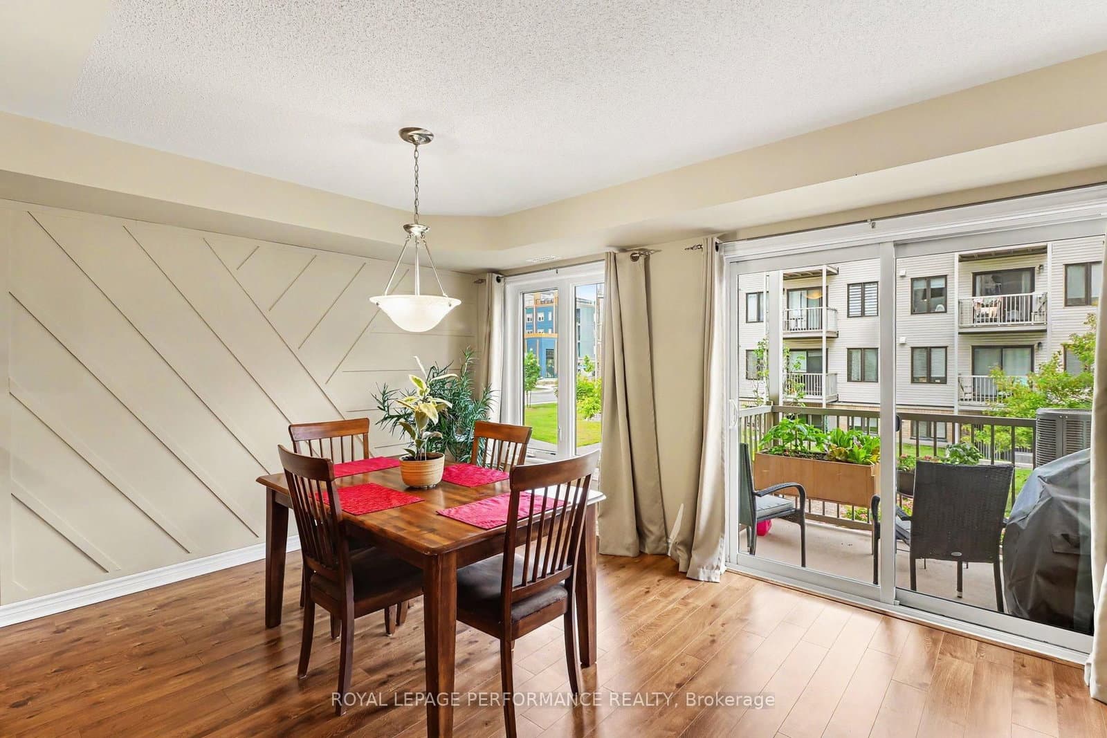 3 - 115 Bluestone Private, Ottawa, ON — photo 3