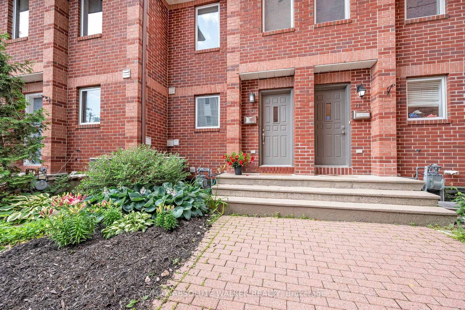 9 - 395 Bell Street, Ottawa, ON — photo 2