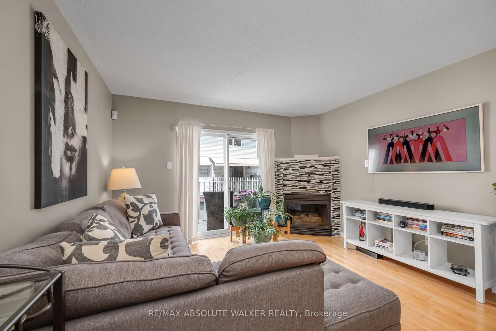 9 - 395 Bell Street, Ottawa, ON — photo 3