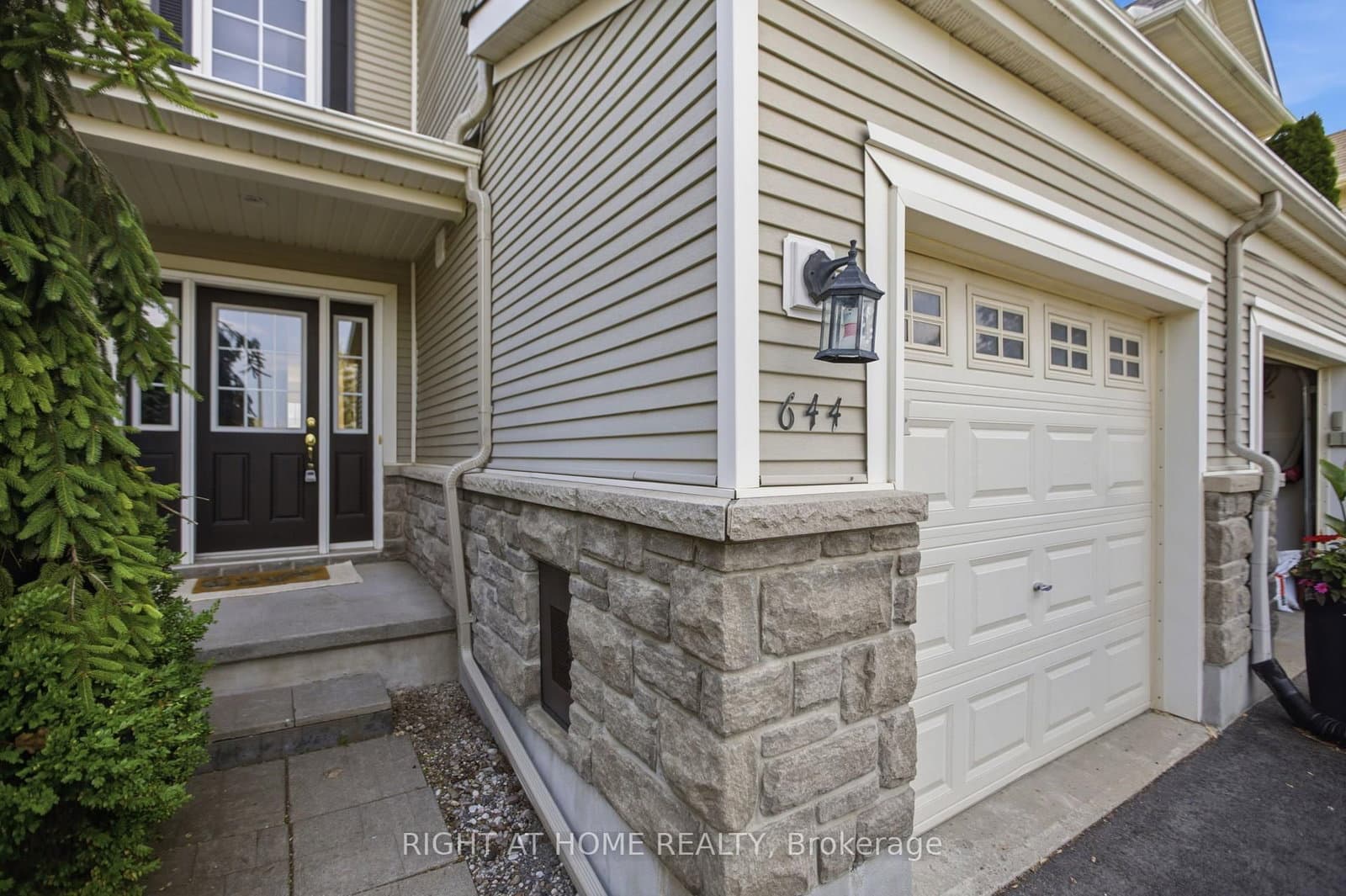 644 Kilbirnie Drive, Ottawa, ON — photo 2