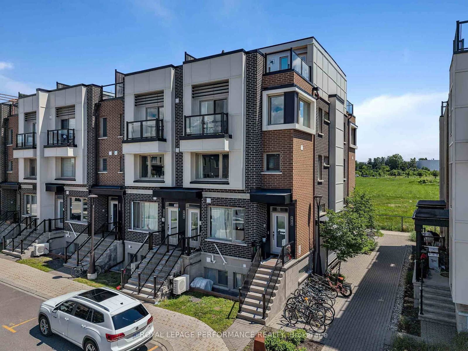 547 Ozawa Private, Ottawa, ON