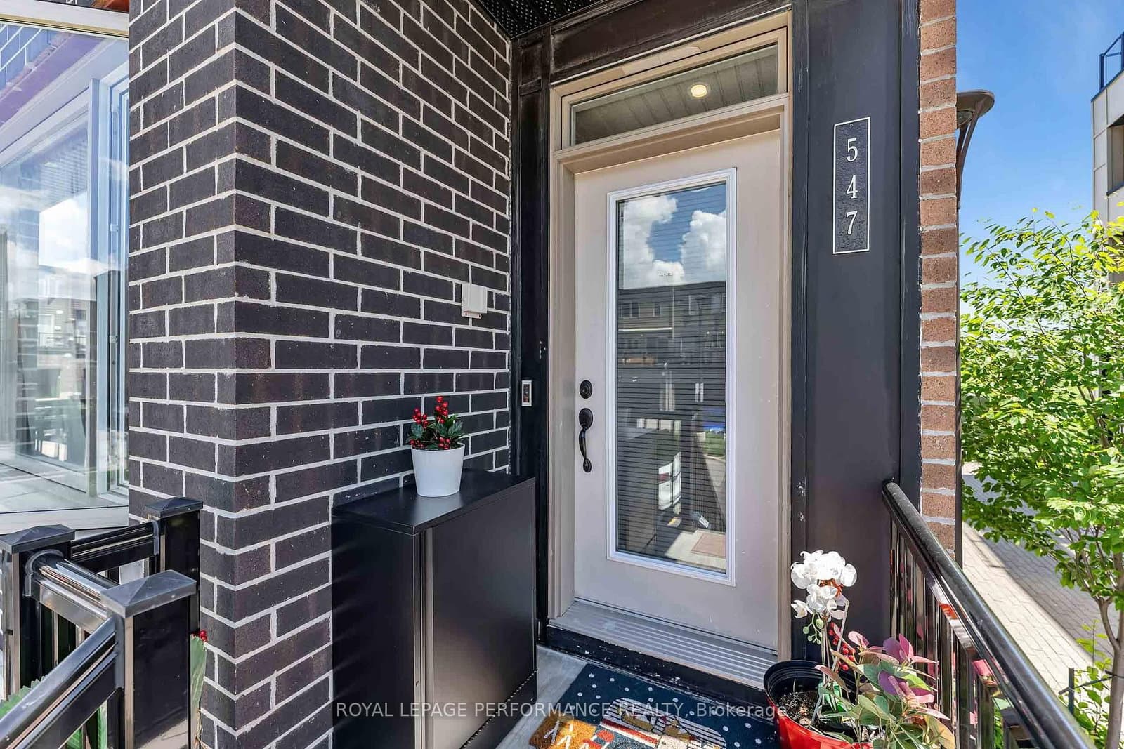 547 Ozawa Private, Ottawa, ON — photo 3