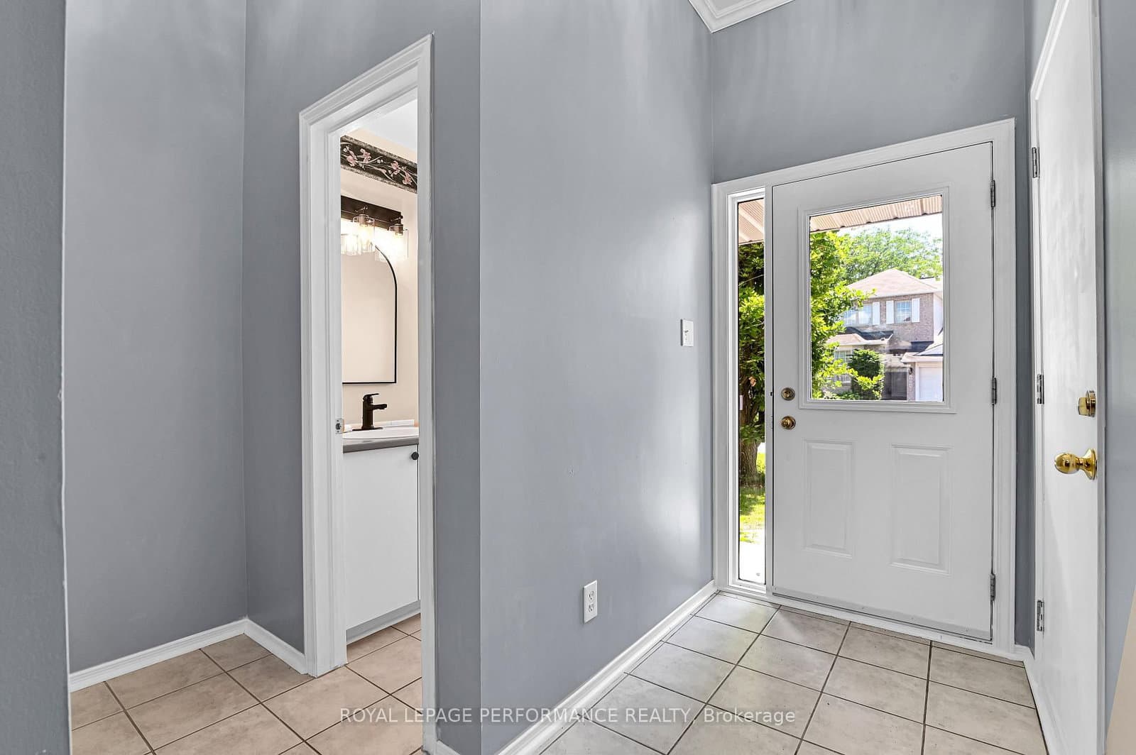 6009 Pineglade Crescent, Ottawa, ON — photo 3