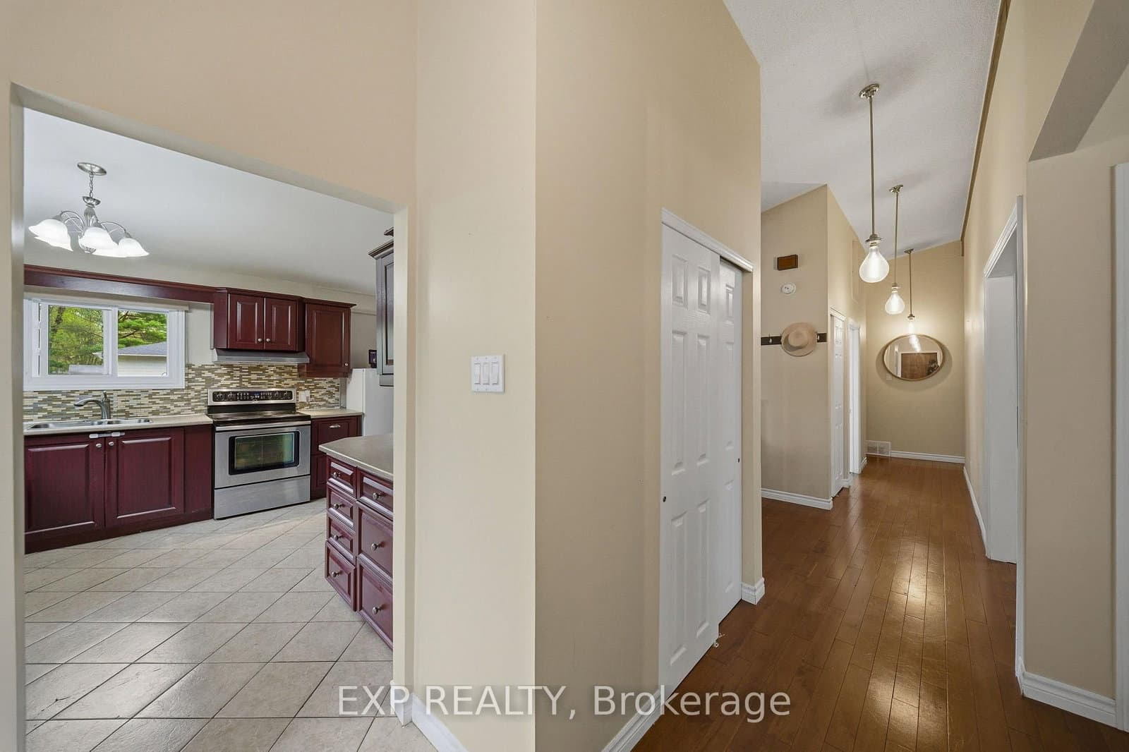 136 Resthaven Avenue, Ottawa, ON — photo 3