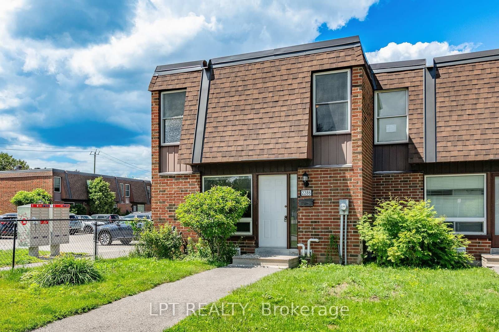 2286 COTTERS Crescent, Ottawa, ON — photo 2