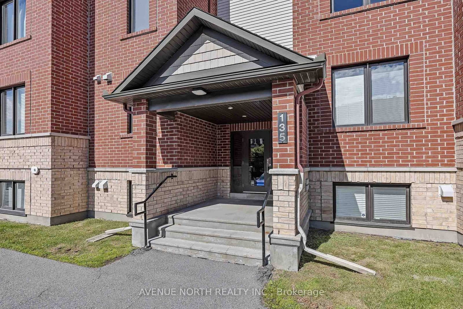 7 - 135 Bluestone Private, Ottawa, ON — photo 3