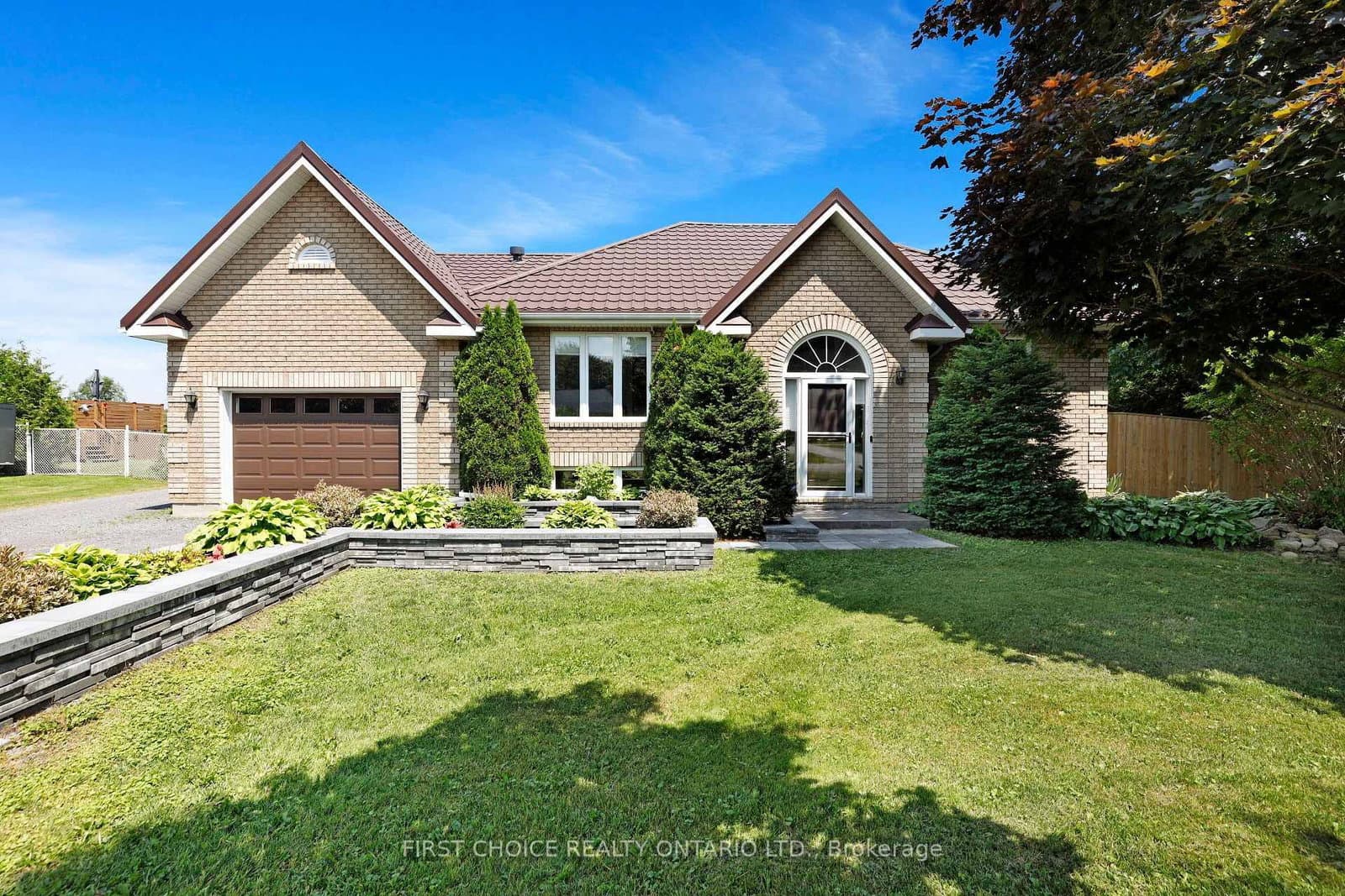 5857 Trudeau Avenue, Vars, ON