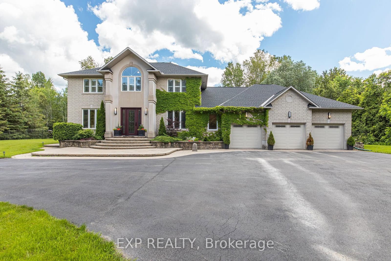 1550 Lords Manor Lane, Ottawa, ON