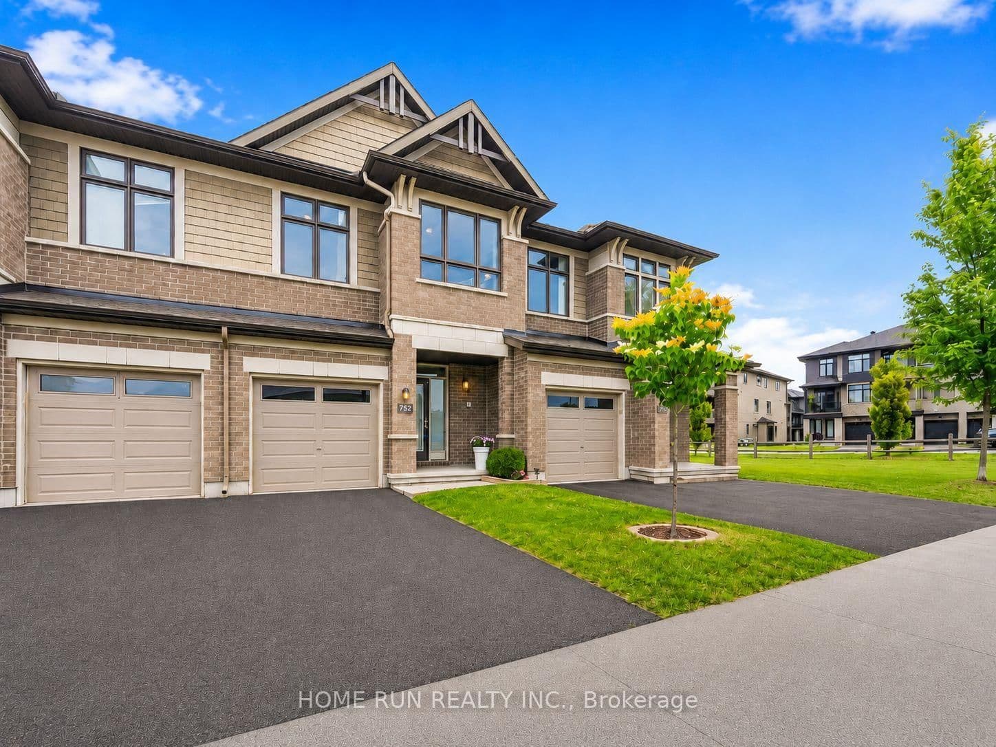 752 Carnelian Crescent, Ottawa, ON — photo 2
