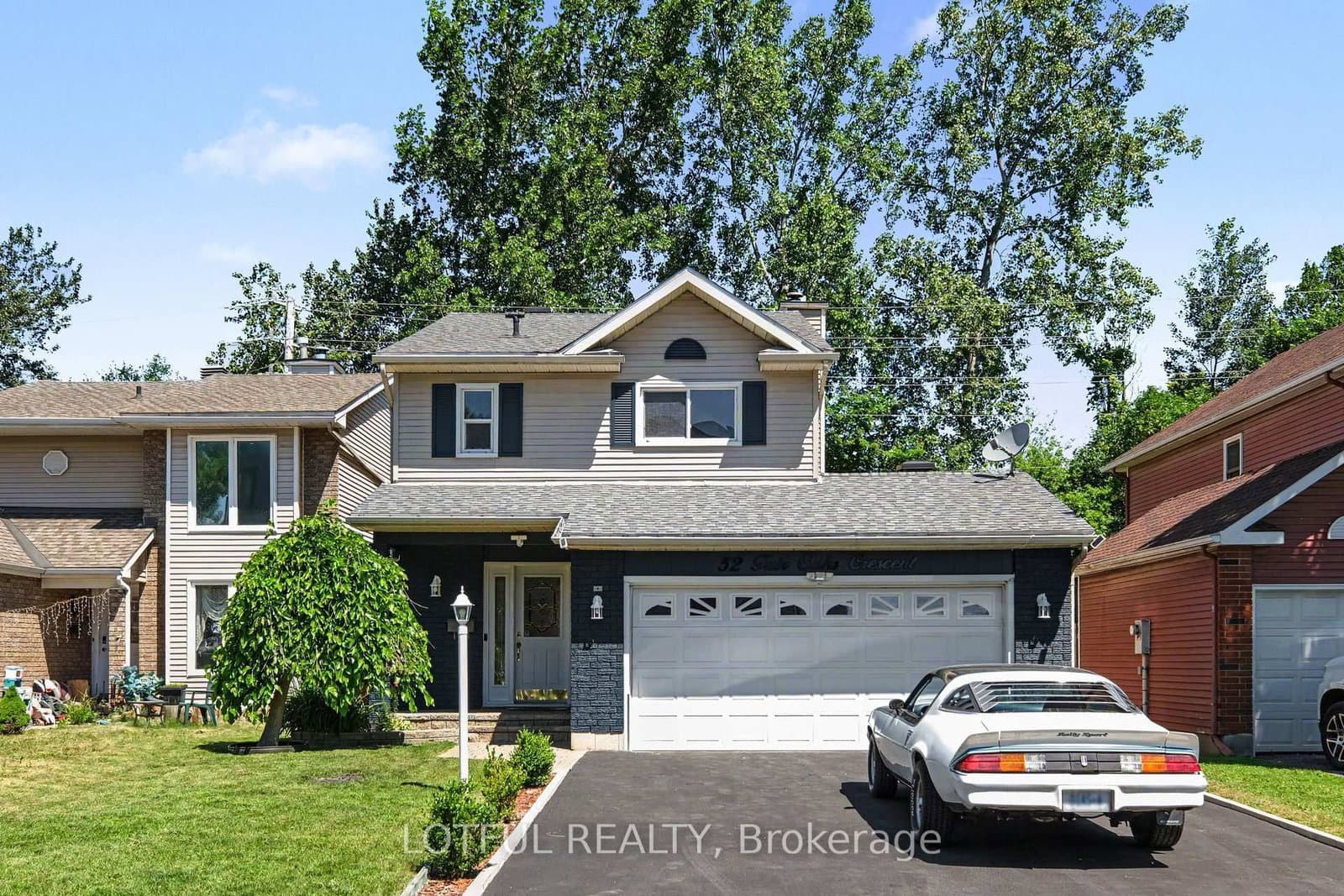 52 Fair Oaks Crescent, Ottawa, ON — photo 2