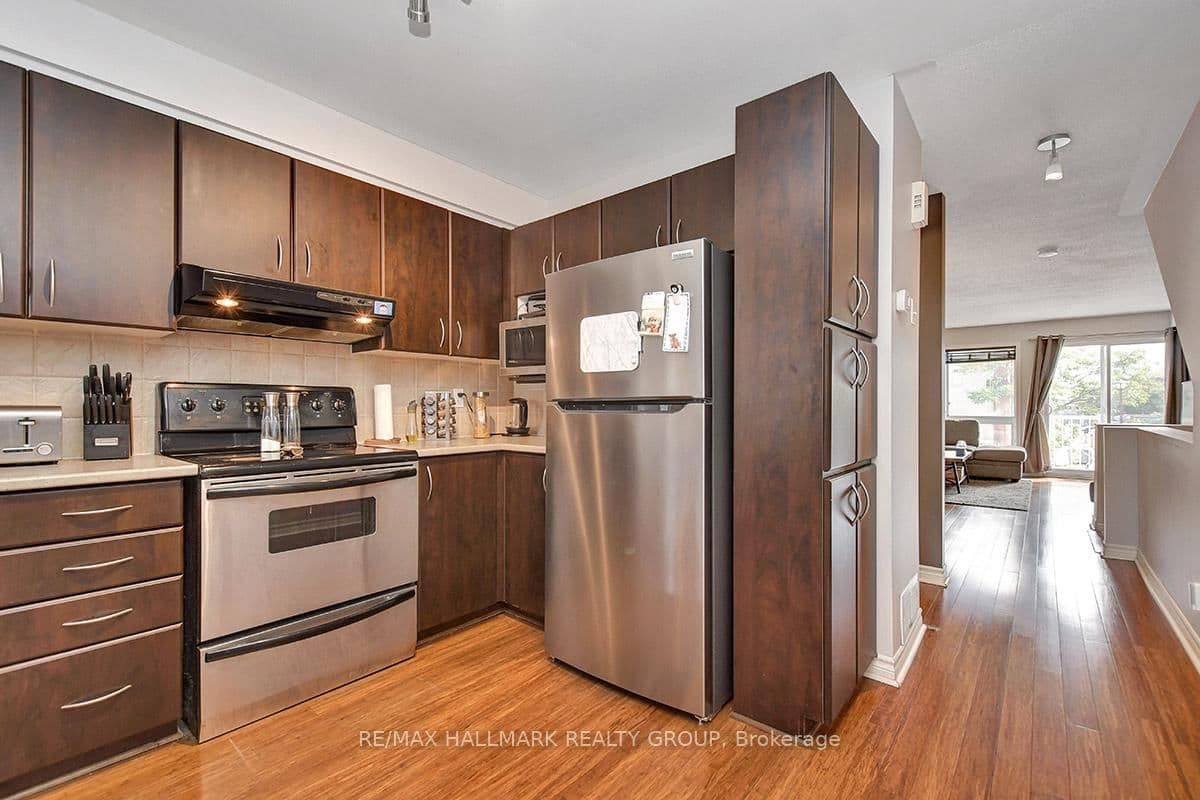 16 Lakepointe Drive, Orleans, ON — photo 3