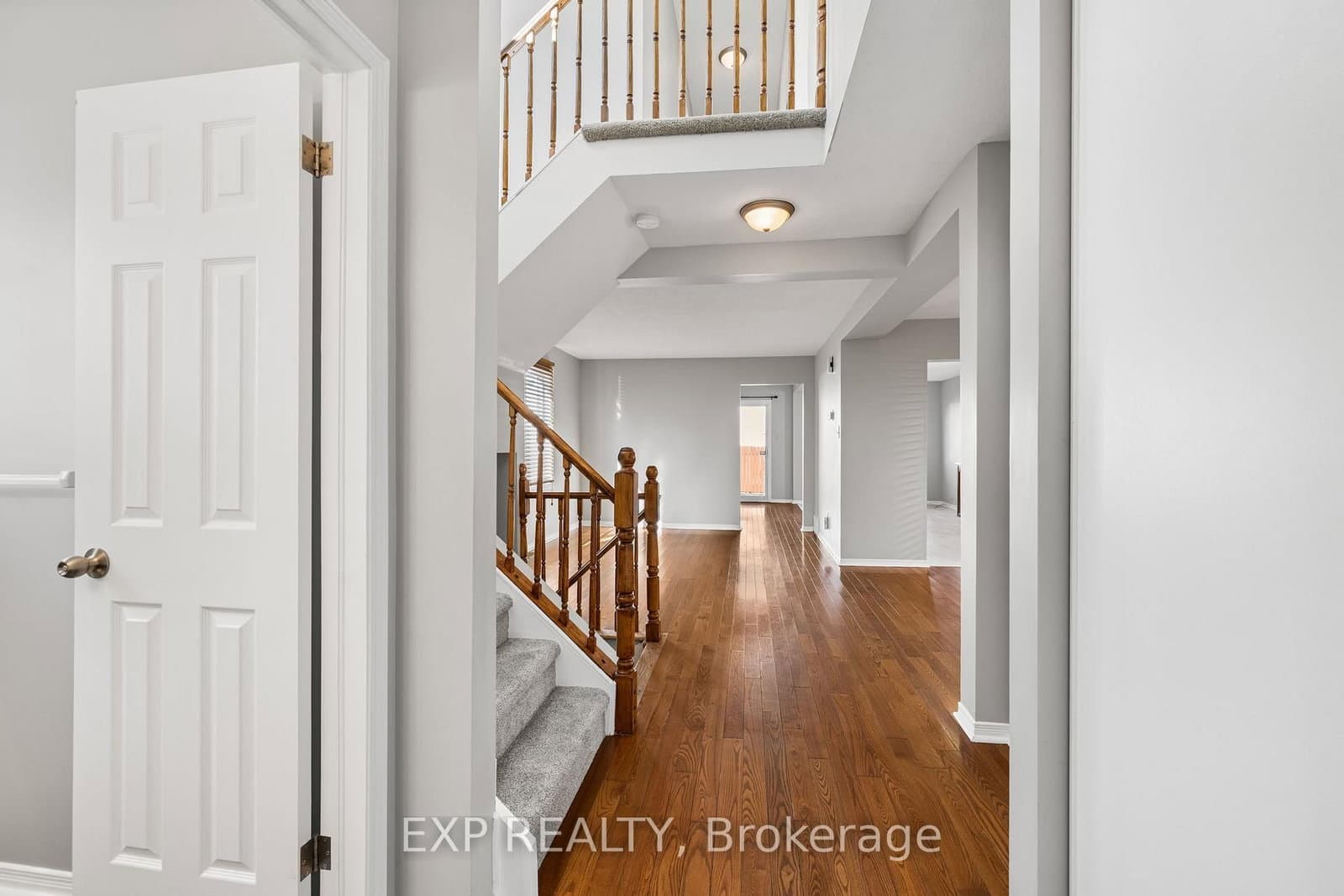 32 Peacock Crescent, Ottawa, ON — photo 2