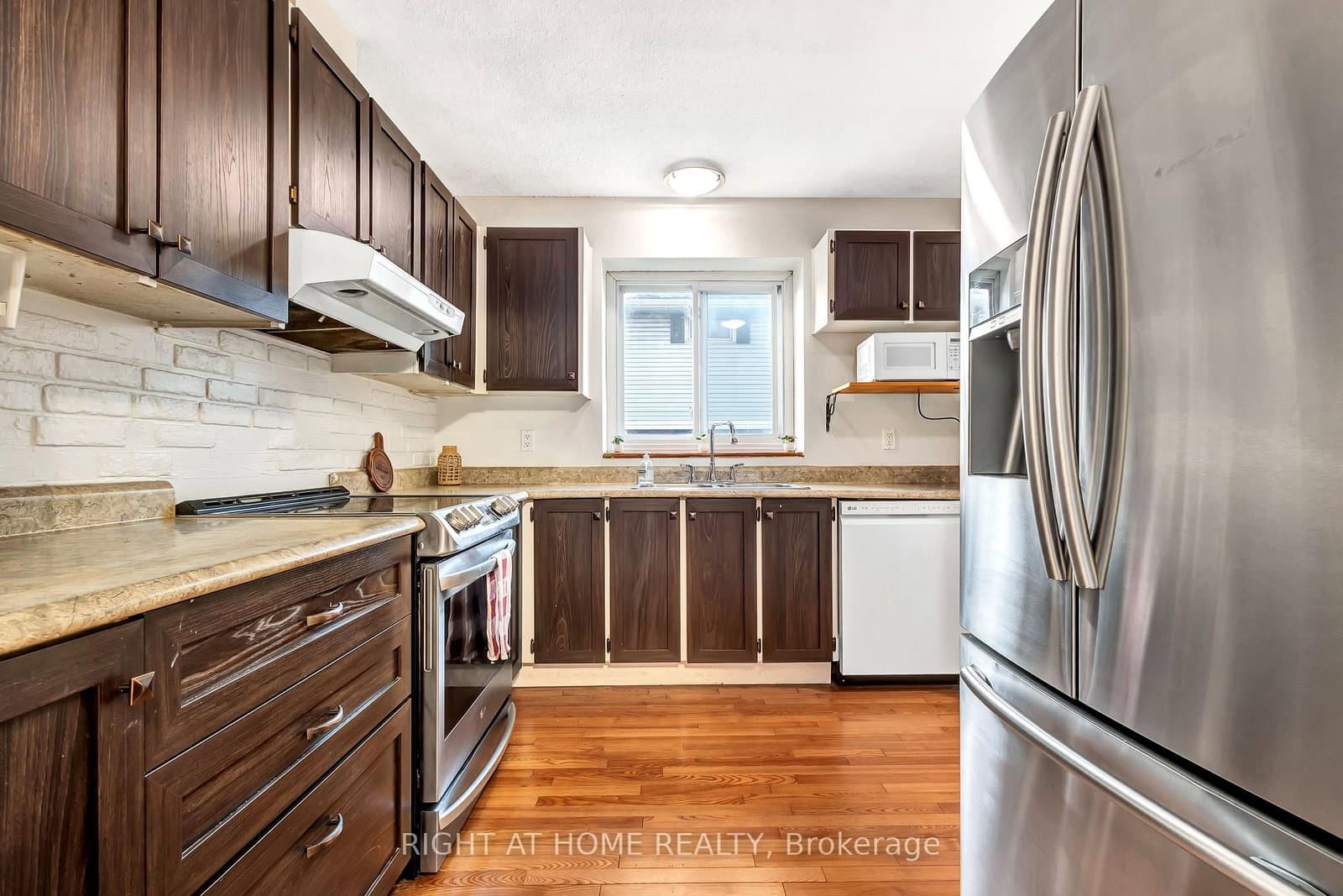 21 - 5 Hadley Circle, Ottawa, ON — photo 3