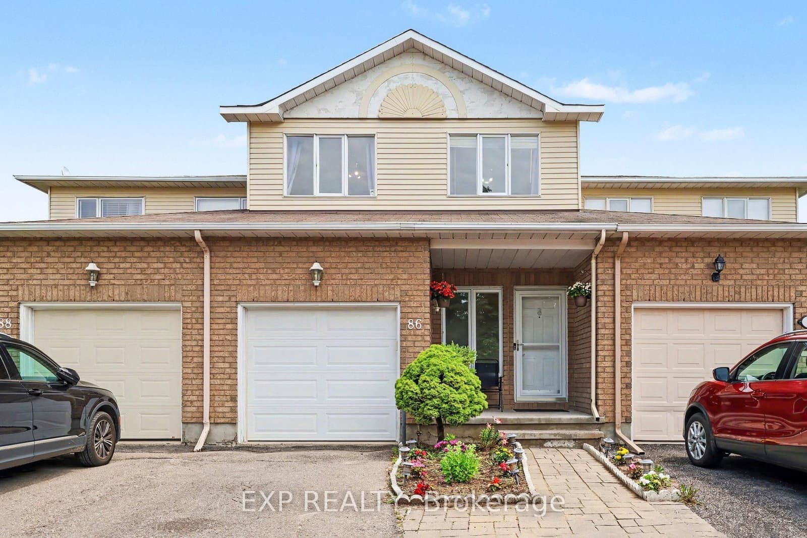 86 Scarlet Court, Ottawa, ON — photo 1