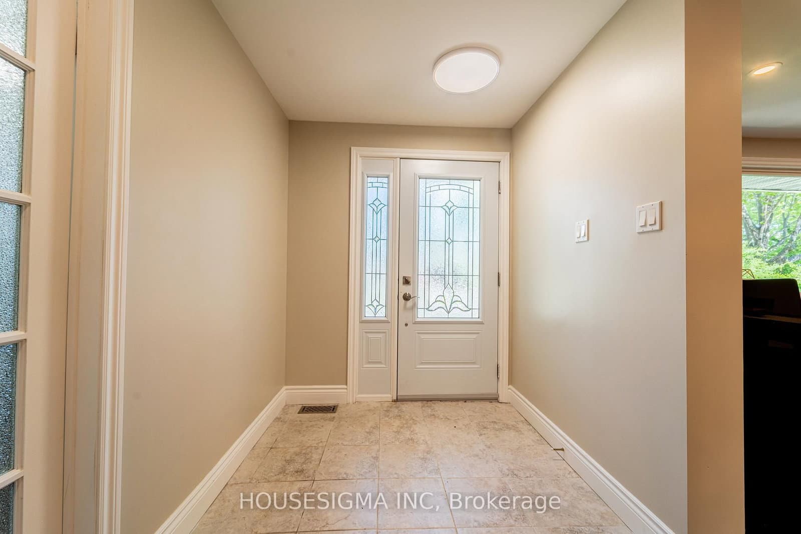 2032 Kings Grove Crescent, Ottawa, ON — photo 3