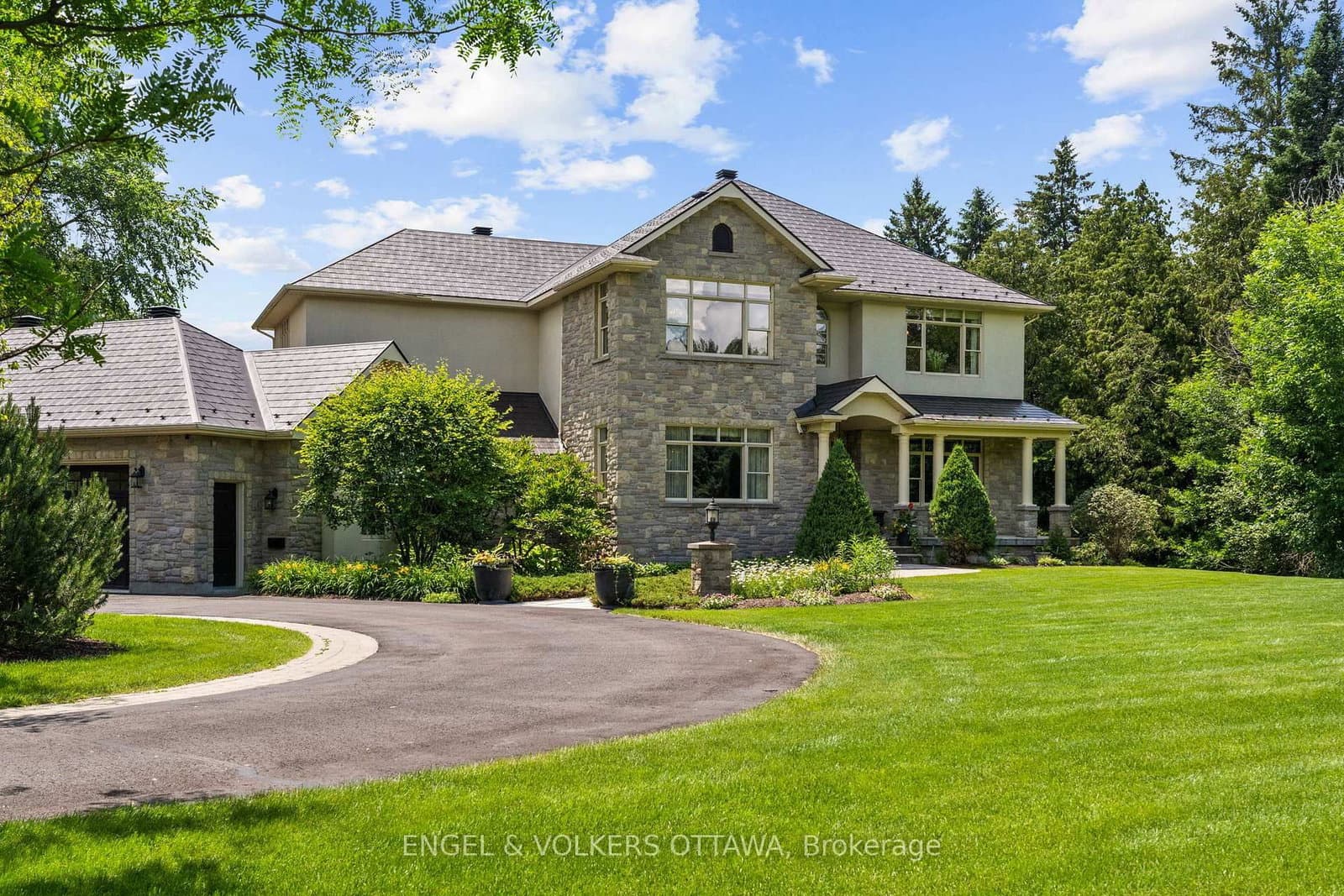 140 Lady Lochead Lane, Carp, ON — photo 5