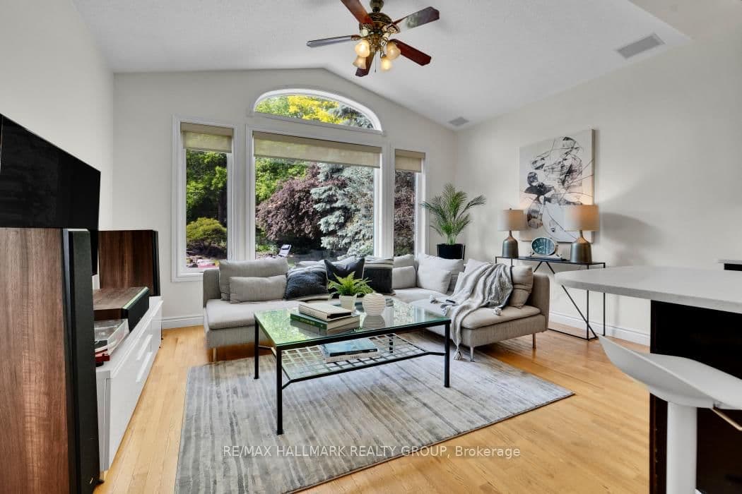 16 Hemlo Crescent, Kanata, ON — photo 11
