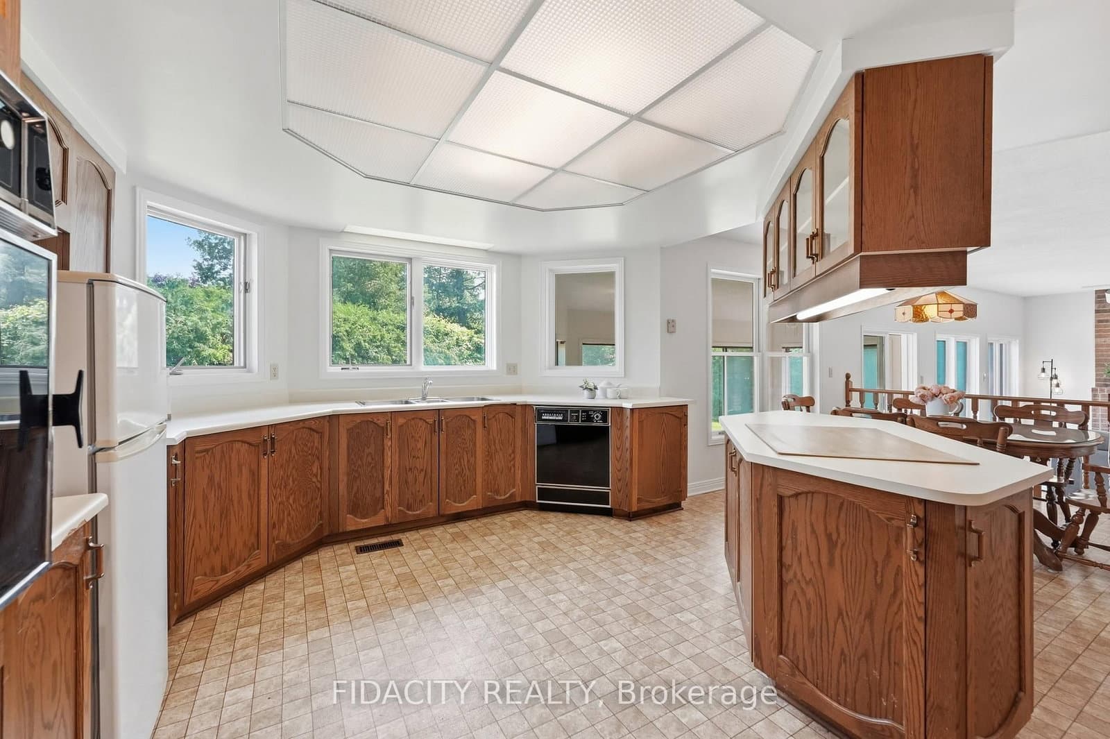 25 Pine Bluff Trail, Ottawa, ON — photo 16
