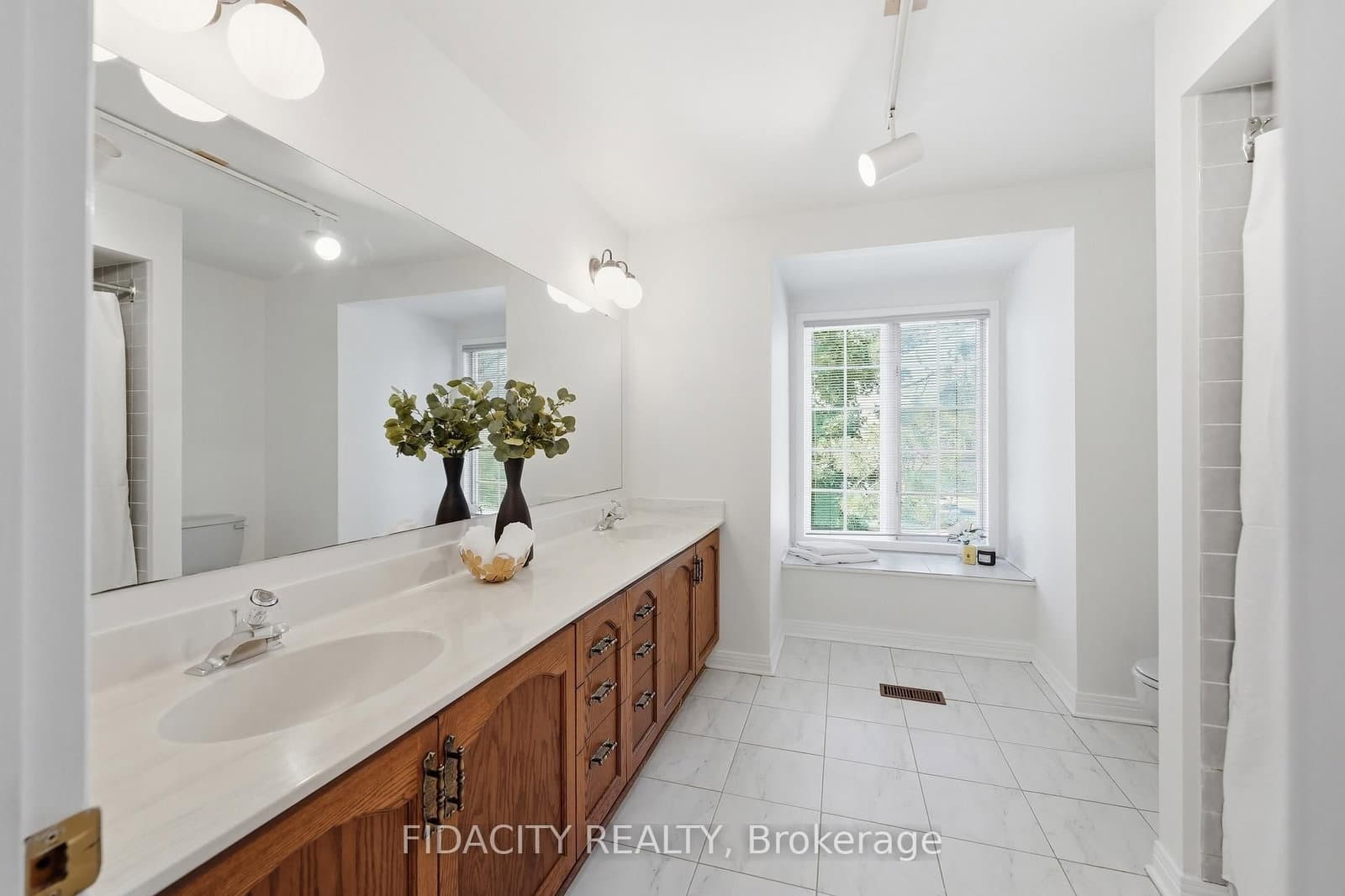 25 Pine Bluff Trail, Ottawa, ON — photo 36