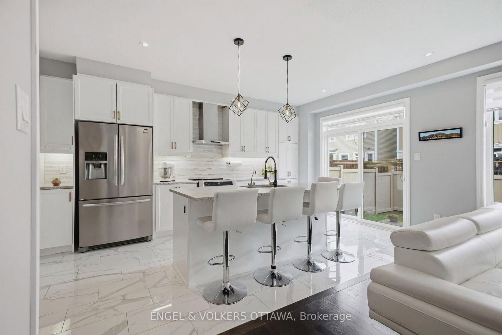 139 Switch Grass Crescent, Ottawa, ON — photo 5