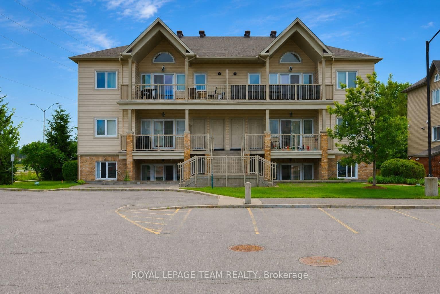 I - 366 Wood Acres Grove, Ottawa, ON — photo 1