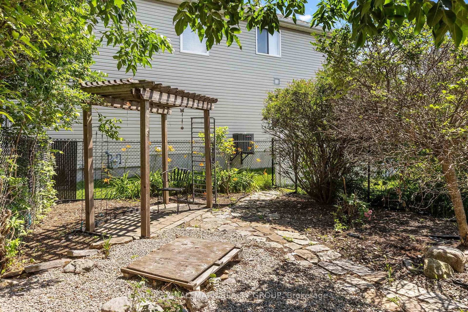 988 Lucille Way, Ottawa, ON — photo 33