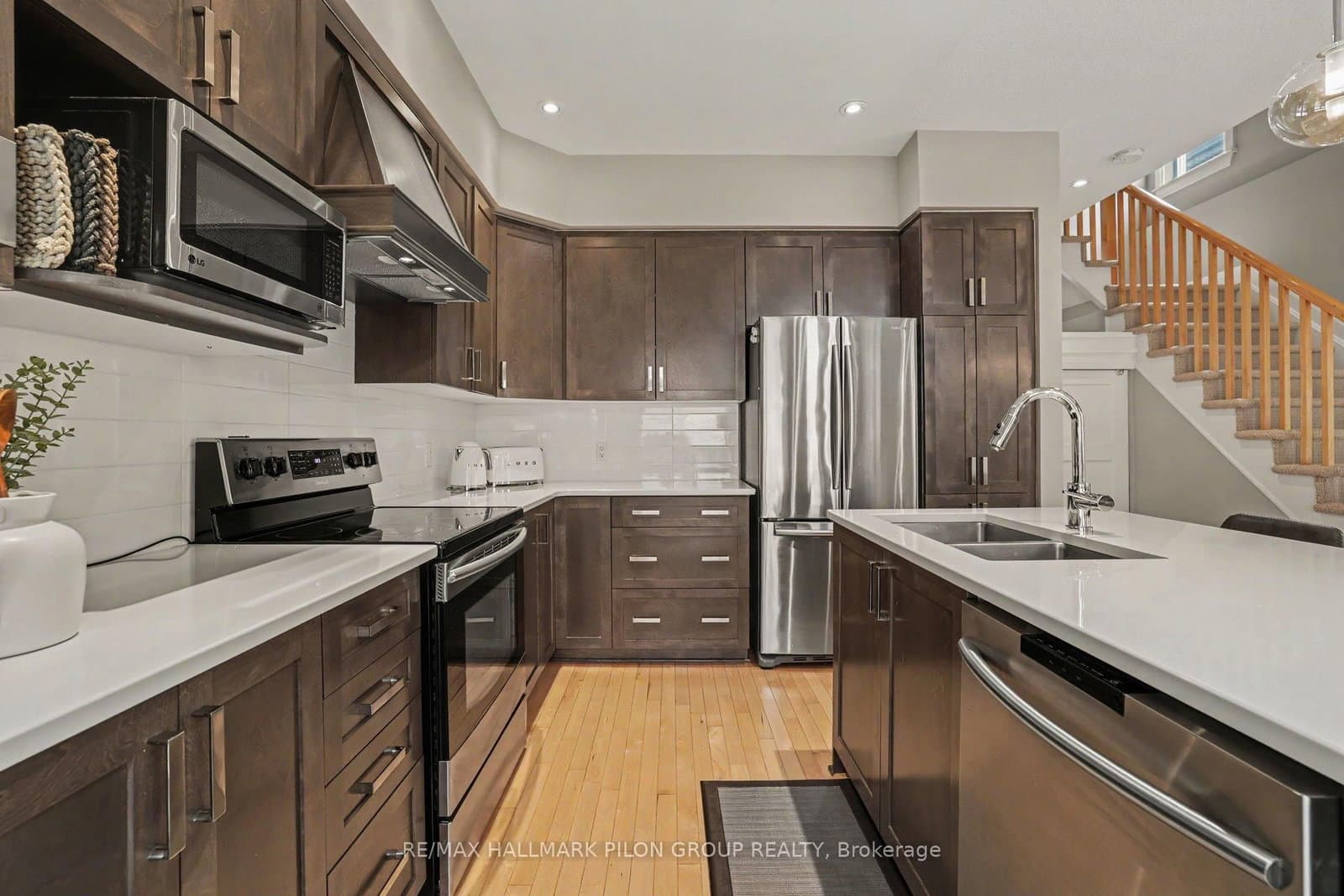 208 Butterfly Walk, Ottawa, ON — photo 10