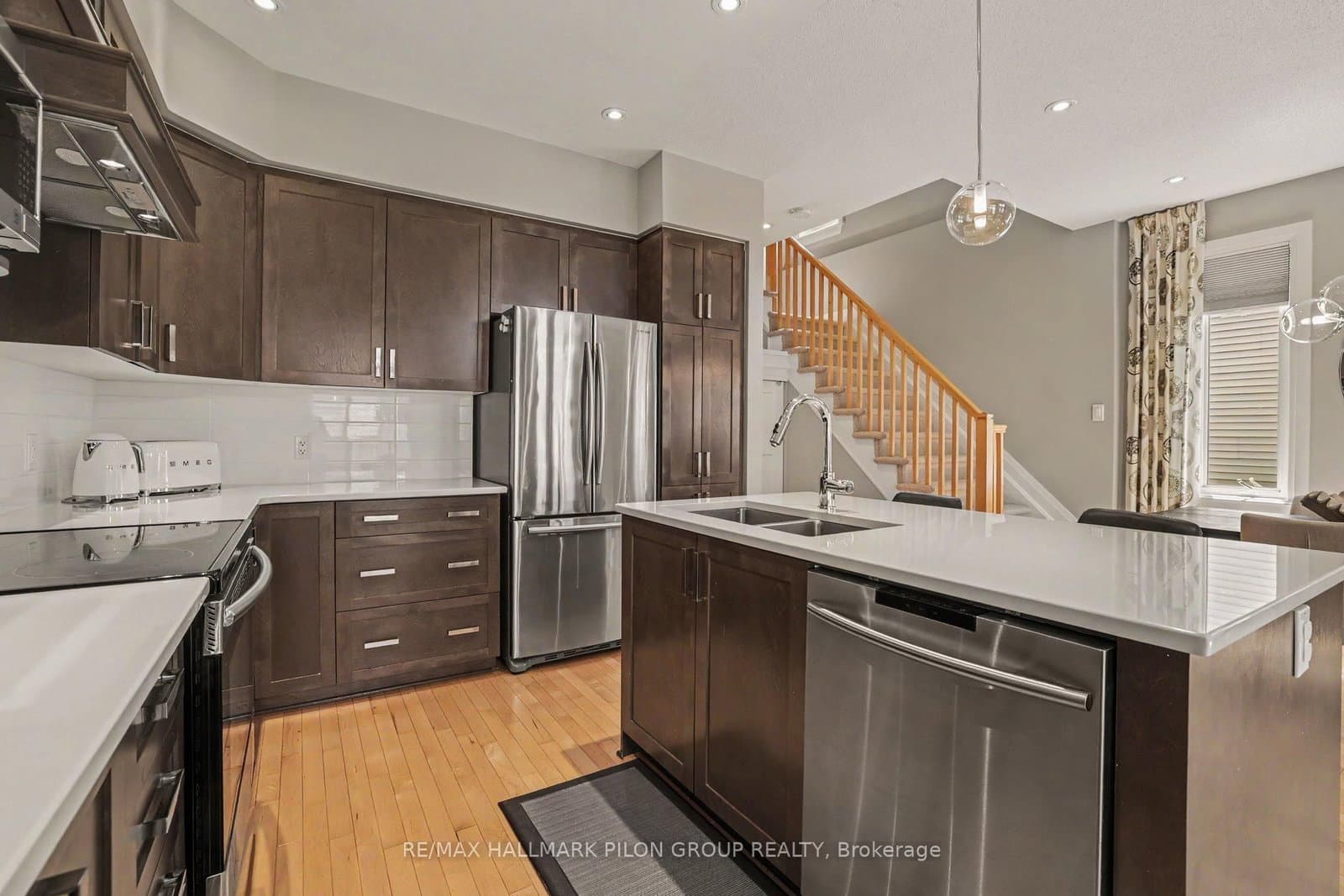 208 Butterfly Walk, Ottawa, ON — photo 9