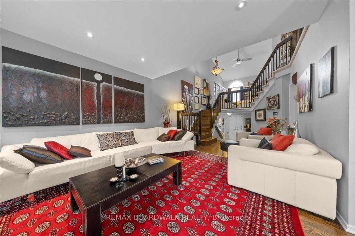24 HACKETT Street, Ottawa, ON — photo 10