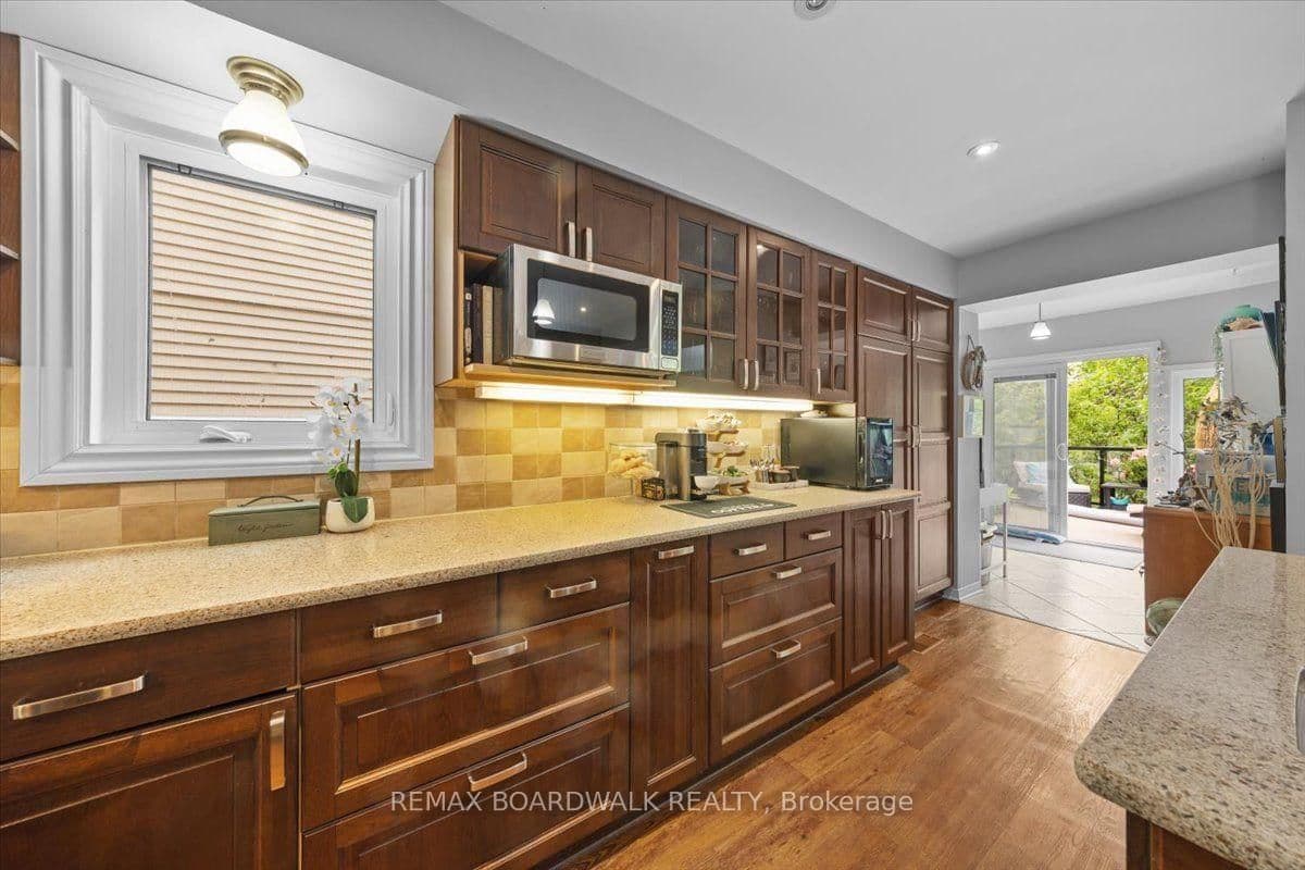 24 HACKETT Street, Ottawa, ON — photo 17