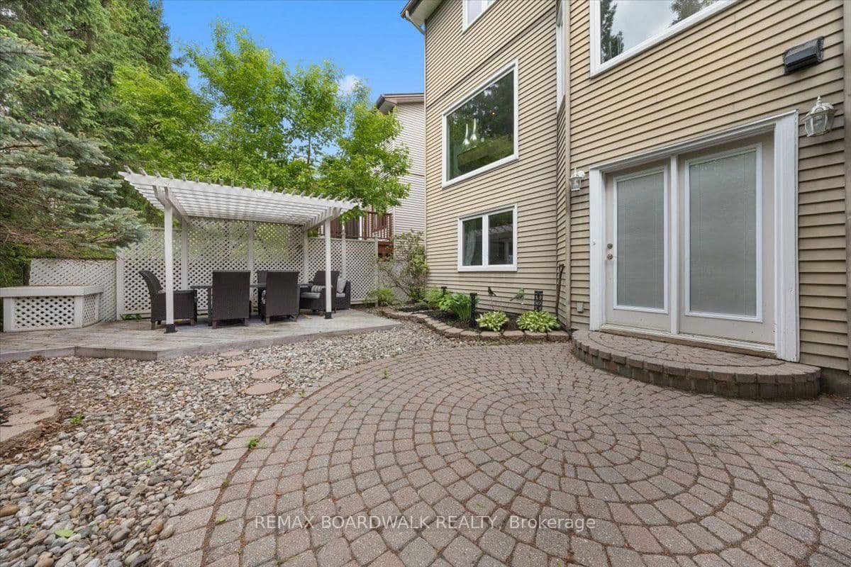 24 HACKETT Street, Ottawa, ON — photo 41