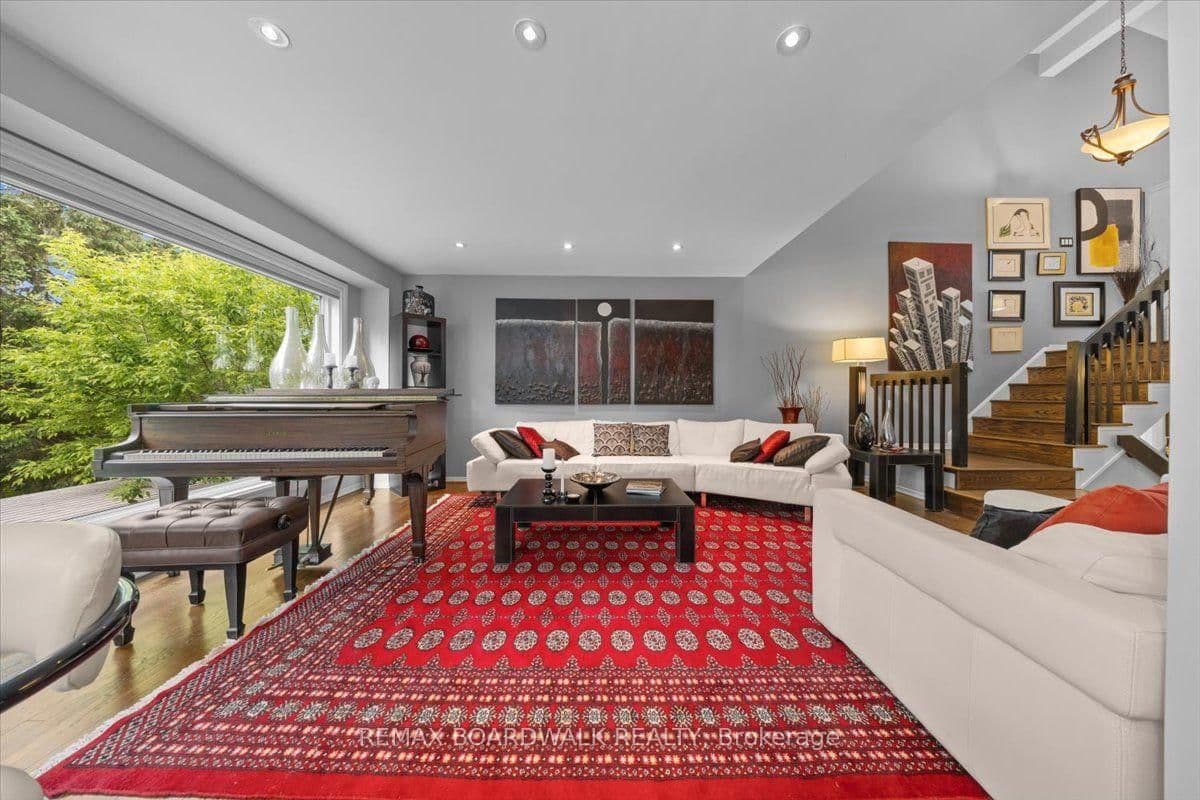 24 HACKETT Street, Ottawa, ON — photo 9