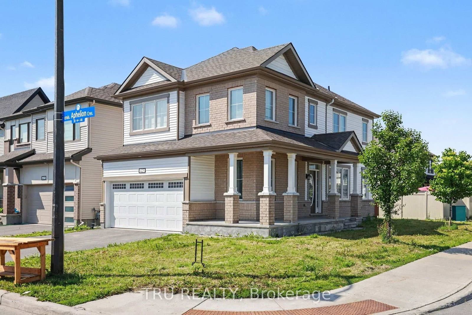 425 Aphelion Crescent, Ottawa, ON — photo 2