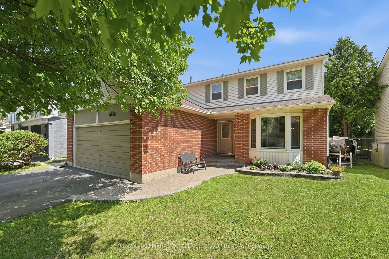 6126 Vineyard Drive, Ottawa, ON — photo 2