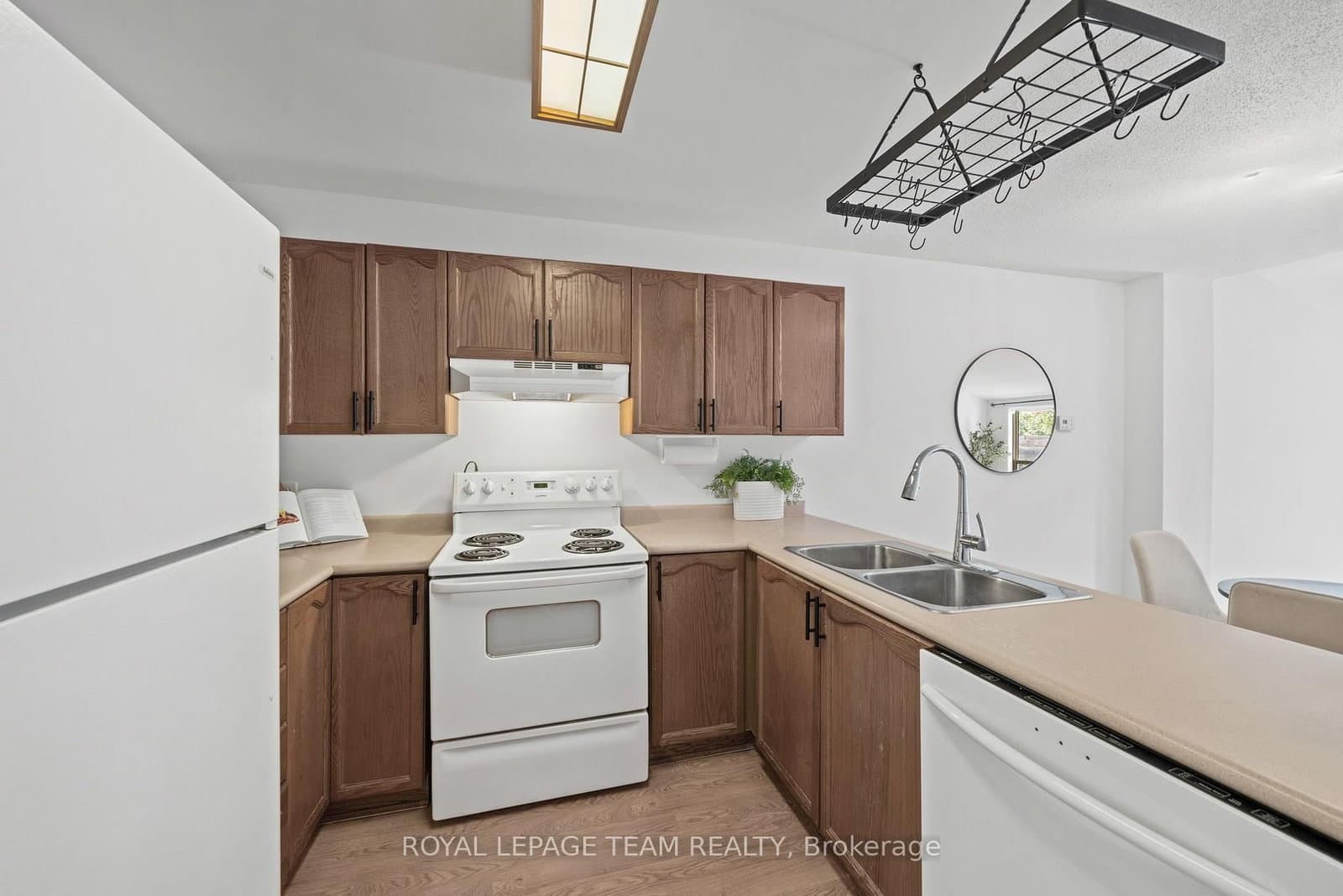 B - 5744 Andrasi Crescent, Osgoode, ON — photo 4