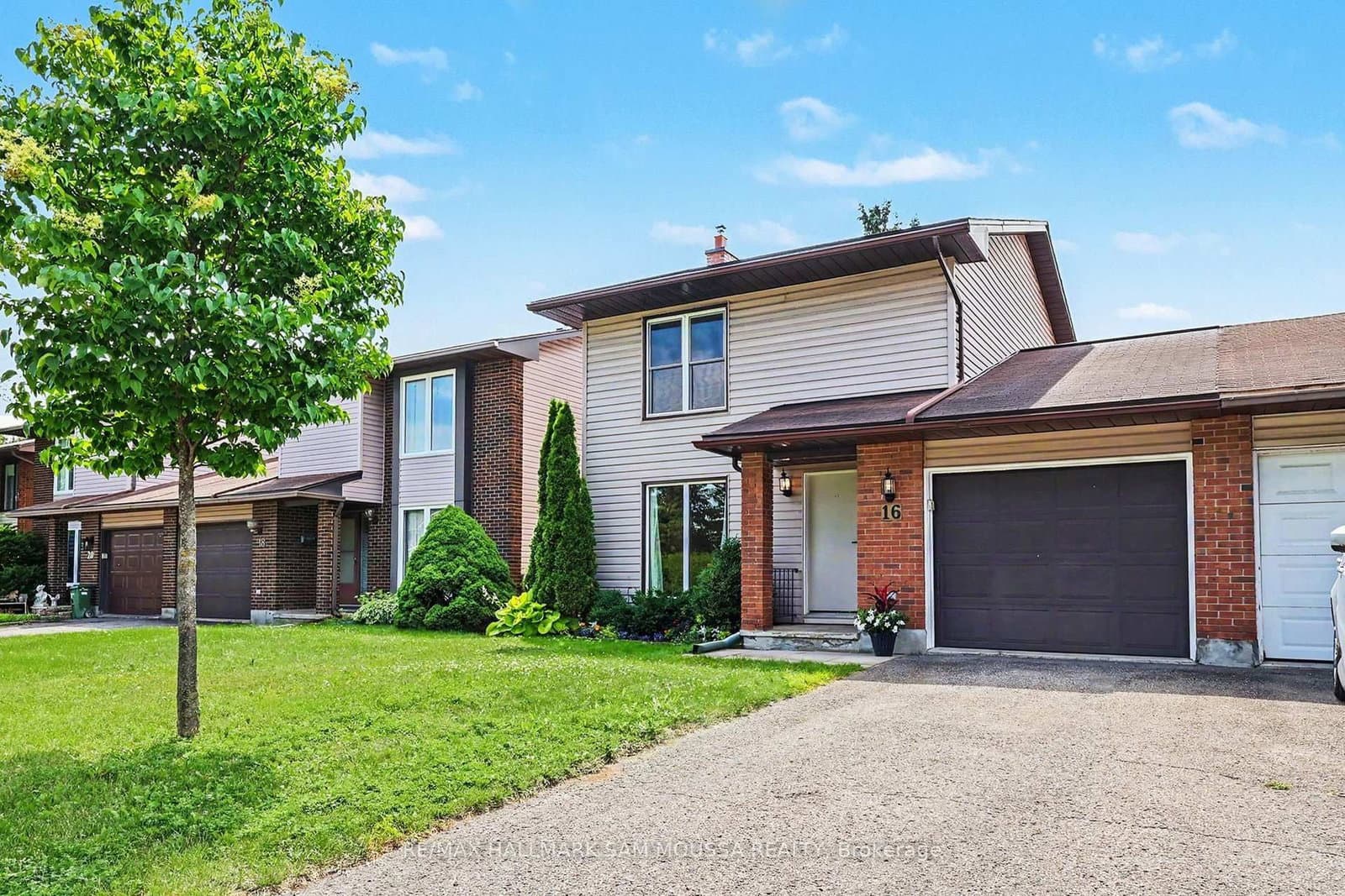16 Foxfield Drive, Ottawa, ON — photo 2