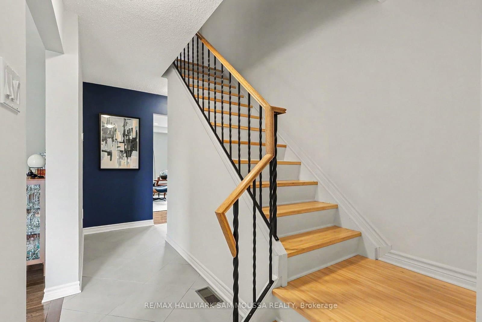16 Foxfield Drive, Ottawa, ON — photo 3